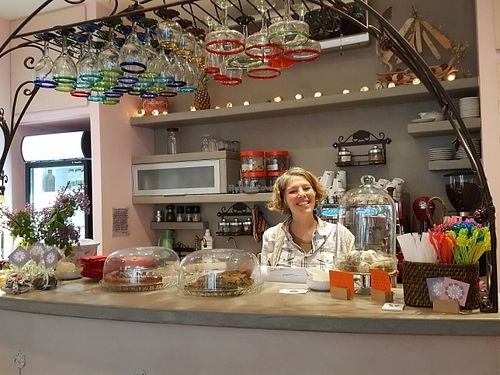 lovely owner cook at Melikrini in Athens