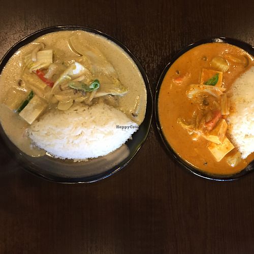 Masuman curry and green curry with tofu  at Rod Dee in Zama