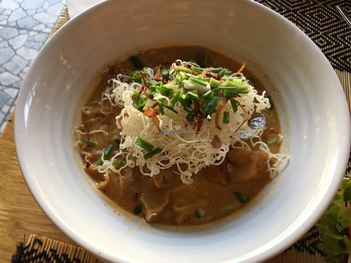 vegan kaosoi curry noodles at Vegan Heaven in Chiang Mai