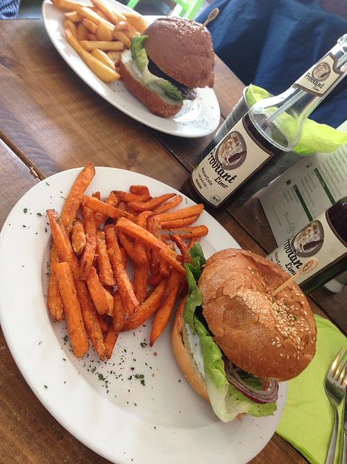 Burger & Sweetpotato Fries at Nimm's Grun in Darmstadt