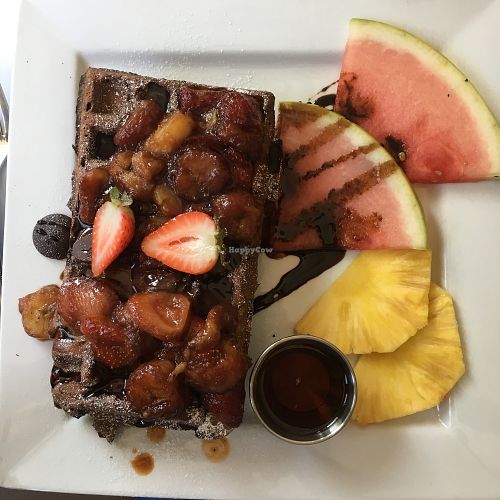 Gaufres au chocolat avec fruits at Vegano in Montreal