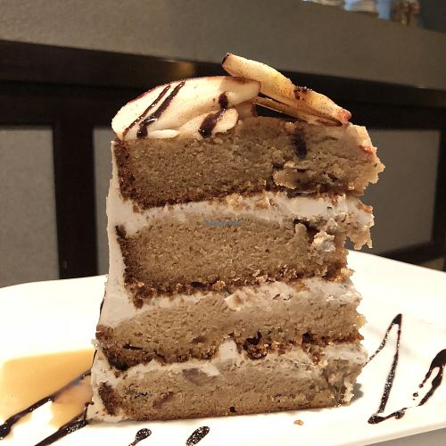 Gâteau pomme caramel at Vegano in Montreal