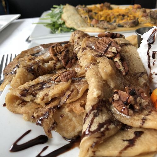 Crêpes aux pécanes et Crespini patates douces, champignons, gratiné at Vegano in Montreal