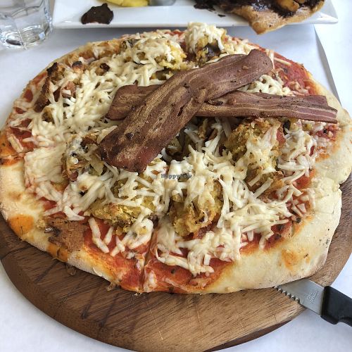 Pizza déjeuner at Vegano in Montreal