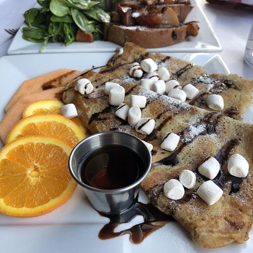 Crêpes s'mores at Vegano in Montreal