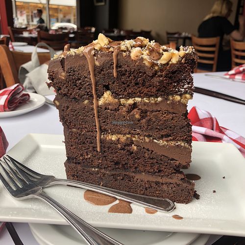 Gâteau Oh Henry at Vegano in Montreal