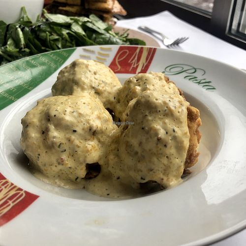 Mac & cheeze frit at Vegano in Montreal