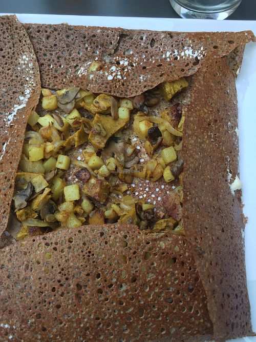 around 10€ for a big buckwheat-seitan-potato-mushroom pancake at Ty Veg in Perros-guirec
