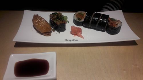Sushi with fermented soy beans at MakiMaki Sushi Green in Cologne