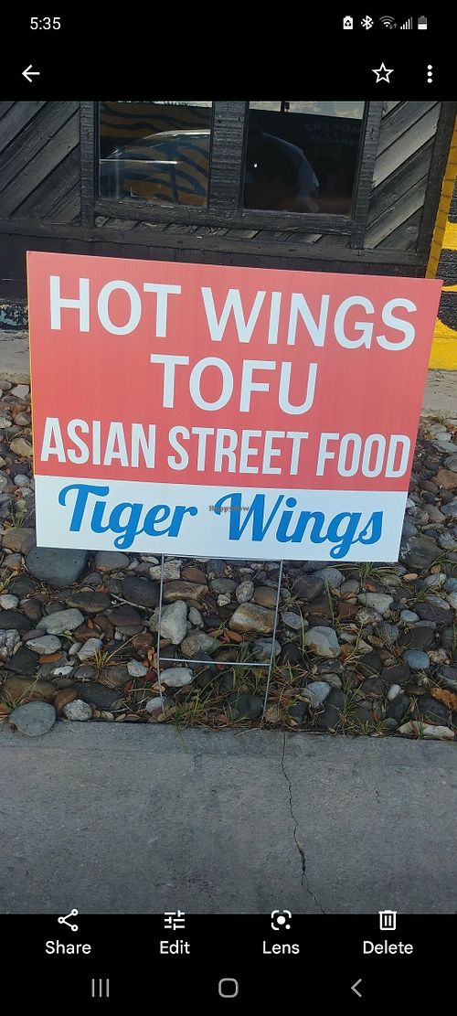 Sign at Tiger Wings in San Antonio