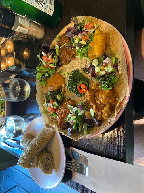 Enjera veganistisch  at Mooshka in Amsterdam