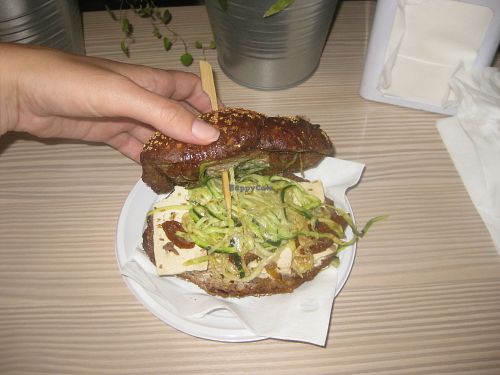 Toasted sandwich with tofu, sun-dried tomatoes and courgette at Camoma Veggie Take Away in Venice