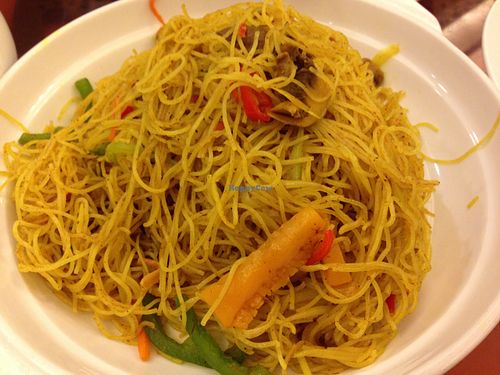http://www.meetup.com/Meat-Free-Hong-Kong/photos/26395282/ 星州炒米 Fried vermicelli in Singaporean style at Tung Fong Siu Kee Yuen 東方小祇園 in Hong Kong Island