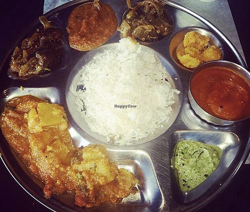 Buffet at Banana Leaf Restaurant in Columbus