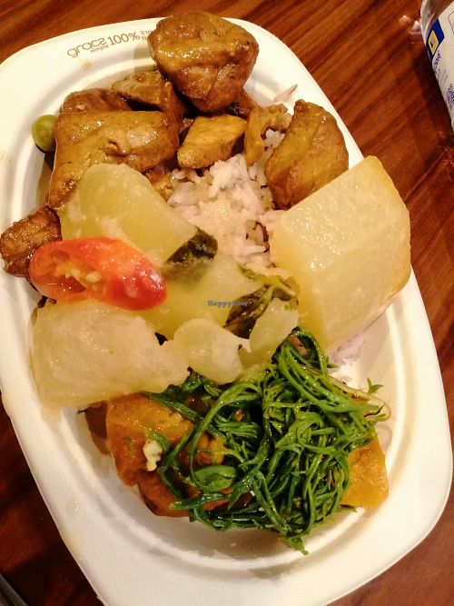 Open 9 October 2019. 3 selections and rice. 60thb. at Gateway Ekamai Food Court - Food Street in Bangkok