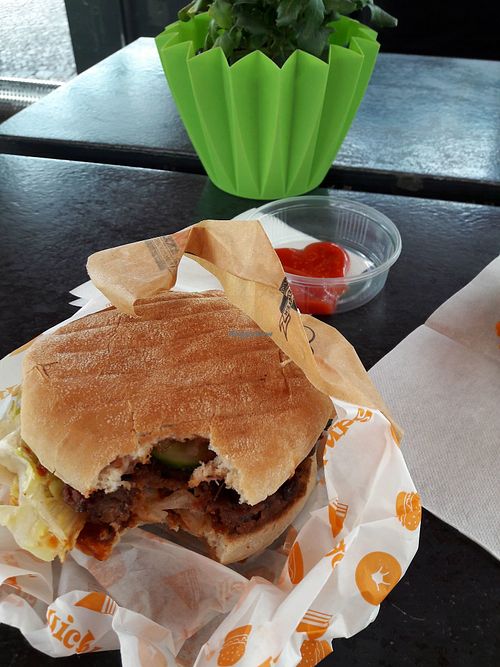 Bean burger vegan at Burgermeister der Grill - Südplatz in Leipzig