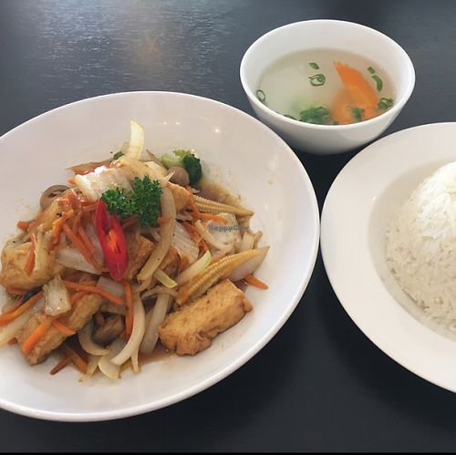 stir-fired veggies with tofu at Pho 68 in Lithgow