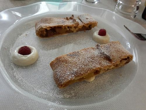 Vegan strudel at Julienne  in Modena