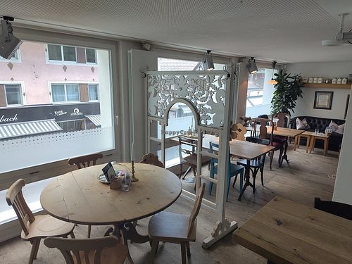  at KaffeeKlatsch in Davos Platz