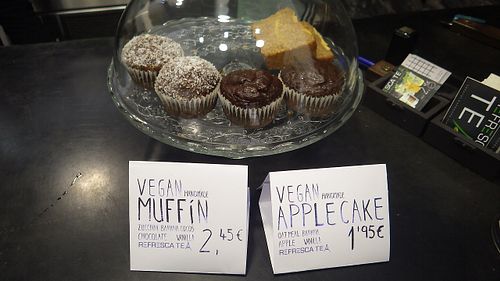 Vegan cakes at Refresa Tea - Sant Pere in Barcelona