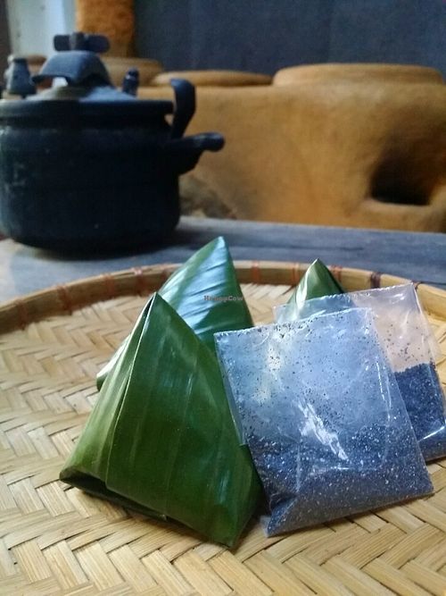 Brown Rice wrapped in Banana leave with Gomashio (Black seasame salt) at Thuc Duong Bao An - Bao An Macrobiotic in Da Nang