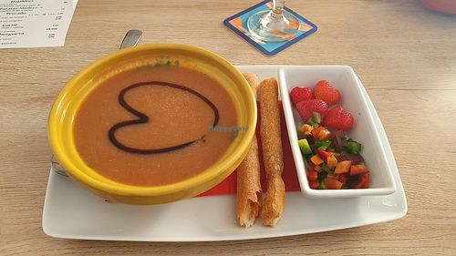 Gazpacho de fresón at El Almirez in Aranjuez