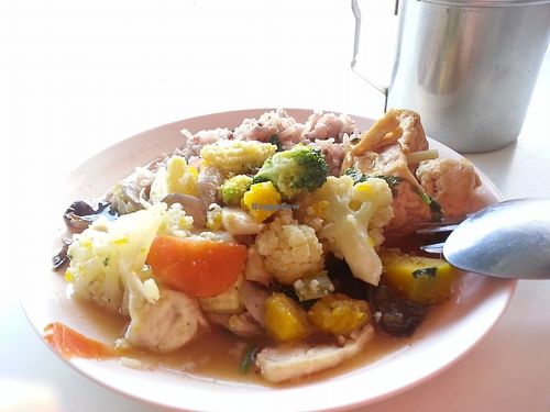 hot meal at Pang Vegetarian in Udon Thani