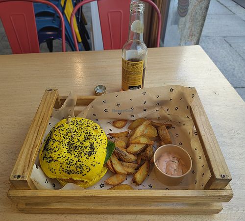Burger with chips at Flower Burger in Turin