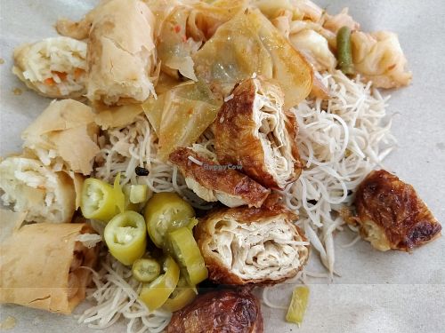 economic bee hoon with curry vegetables, spring rolls and mock chicken drumstick  at Su Shi Ci Xin Vegetarian Food  in Central Singapore