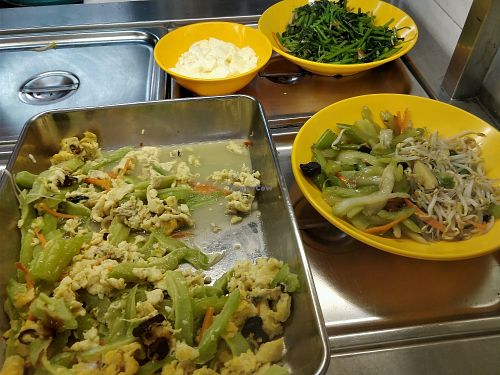 buffet spread at Su Shi Ci Xin Vegetarian Food  in Central Singapore