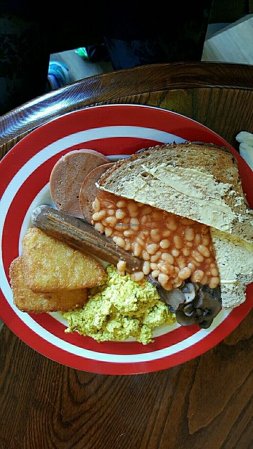 full vegan breakfast at Veggie Vibez in Ashton Under Lyne