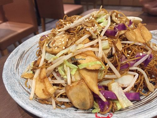 Fried noodles with mushrooms at Oriental Vegetarian 東方素 in Hong Kong Island