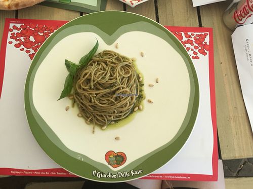 Wholewheat spaghetti with vegan pesto at Il Giardino delle Rane in Garda