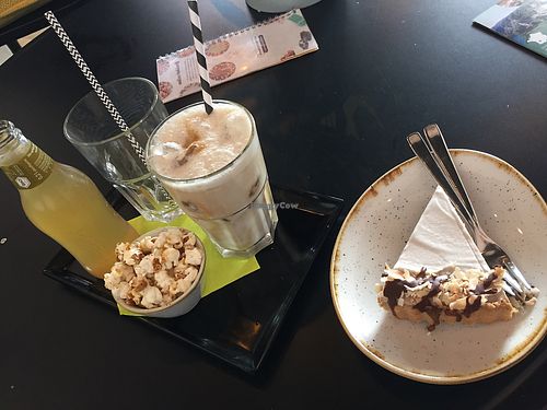 Iced latte and tart  at Madam Bakster in Ghent