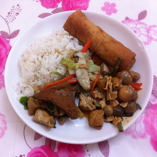 Various buffet dishes at Khouadin Vegetarian in Vientiane