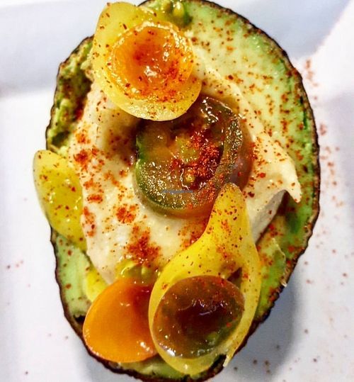 Hummus Stuffed Avocado.
With tomatoes, paprika and some lime.
Wednesdays only
$7 at Raw A Juice Company in San Francisco