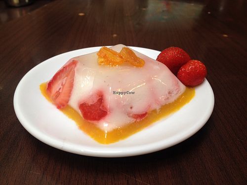 vegan pannacotta at Mundo Cafe in Lyon