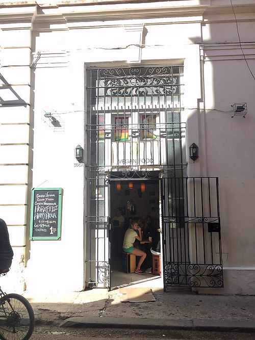 Outside Restaurant at El Shamuskia'o in Havana