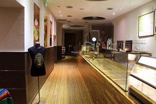 A large venue that is rare in Paris to spend some time confortably ! at The Mexican Standoff - Pop-up in Paris