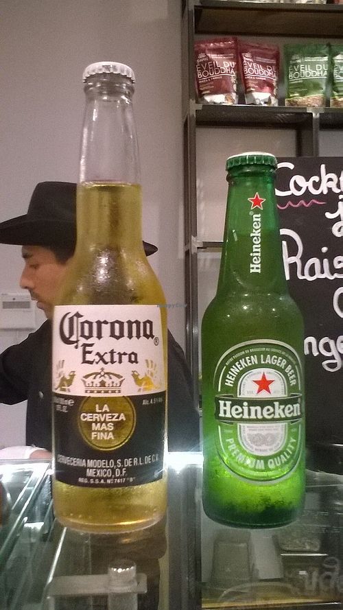 2 beers that unfortunatly support latino-american rodeo at The Mexican Standoff - Pop-up in Paris