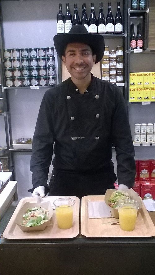 The very kind organizer at The Mexican Standoff - Pop-up in Paris