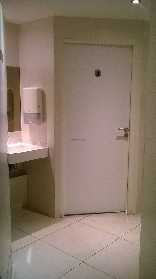 the toilets, very clean at The Mexican Standoff - Pop-up in Paris