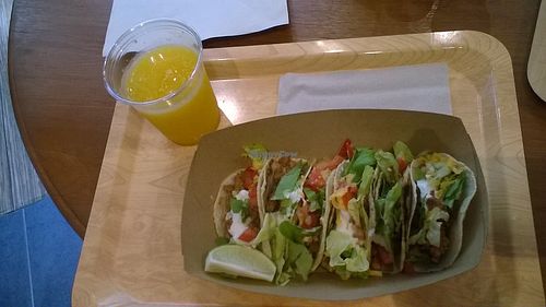 Menu 16€ : 5 small tacos, desert and drink. at The Mexican Standoff - Pop-up in Paris