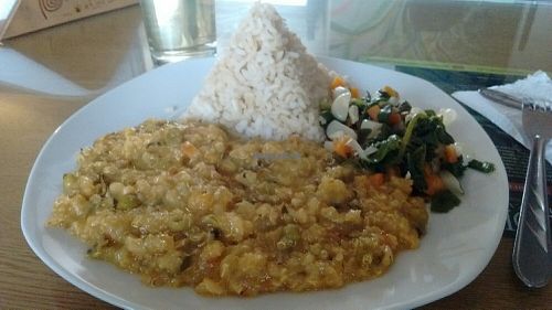 Meal of the day November 2018. Rice, quinoa veggies, spinach salad at Omphalos in Arequipa