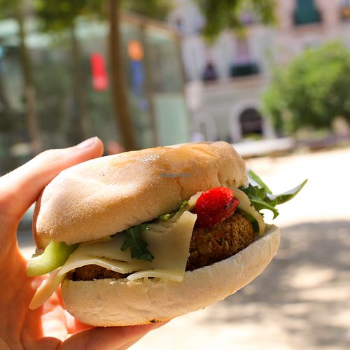 vegan burger at La Trocadero in Barcelona