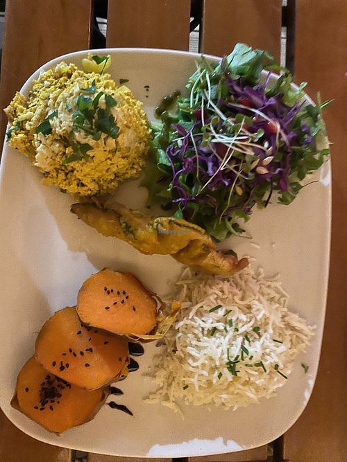 Mixed tofu with salad, rice and sweet potato. (Tofu espiritual) at Organi Chiado in Lisbon