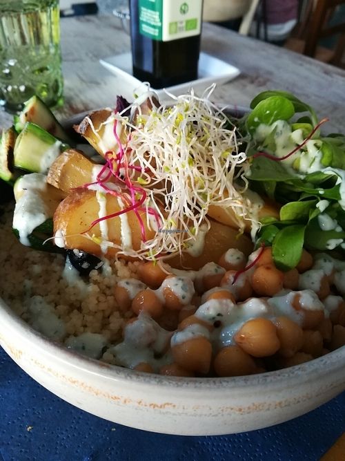 Buddha bowl at La Dispensa di Amelia in Arezzo