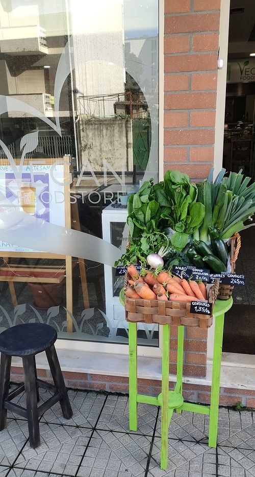 Frutas e legumes  #Veganuary at EasyGreen Vegan Foodstore & Snack bar in Porto