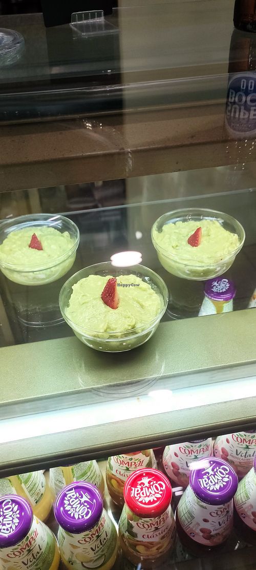 Desserts #Veganuary at EasyGreen Vegan Foodstore & Snack bar in Porto