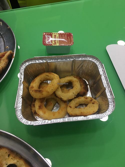 Onion rings with bbq sauce at Lapizzeria in Murcia